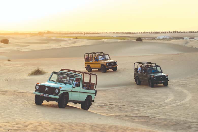 Vehículos durante el Desert Safari