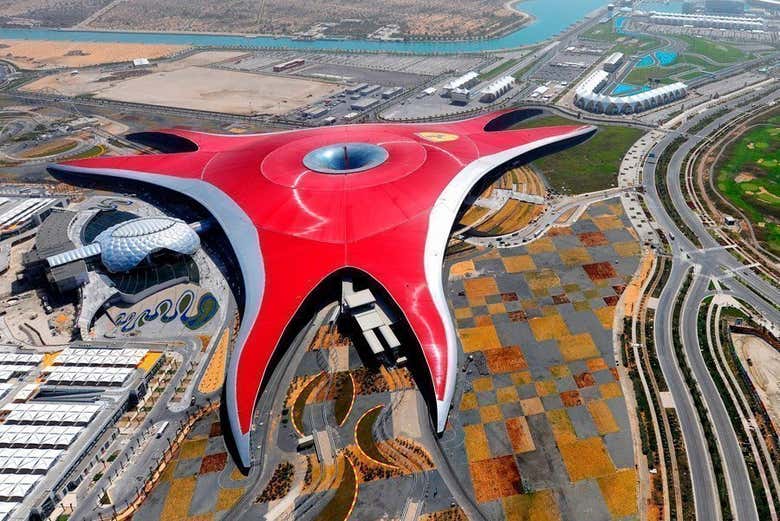 Ferrari World desde el aire
