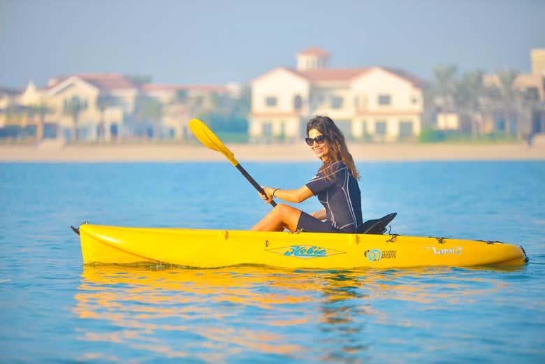 Remando por la costa de Dubái