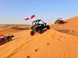 Disfrutando del desierto en buggy