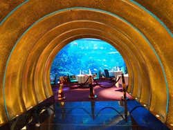 Burj Al Arab, entrada al restaurante Al Mahara