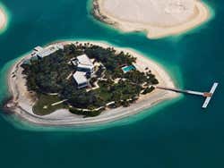The World, isla habitada