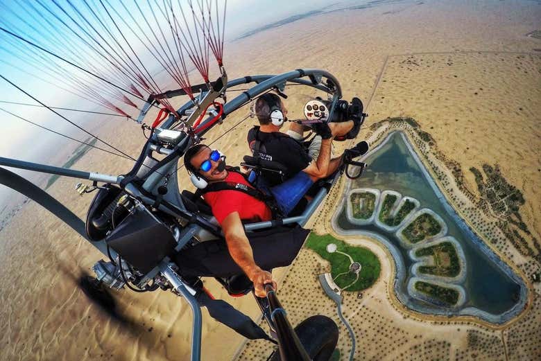 Volando en paramotor por Dubái
