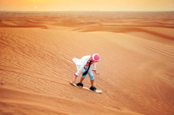 Sandboarding en el desierto de Dubái