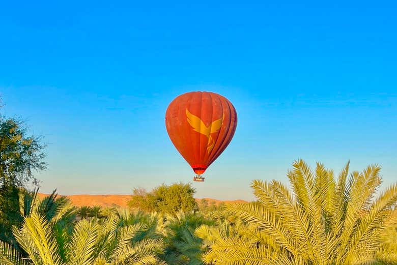 Sobrevolando el desierto de Ras al Khaimah 